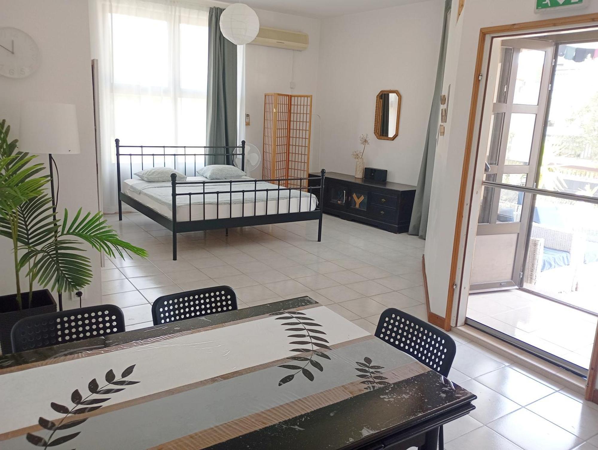 Appartamento Mala Marta, 60qm Room, Near Kaštela